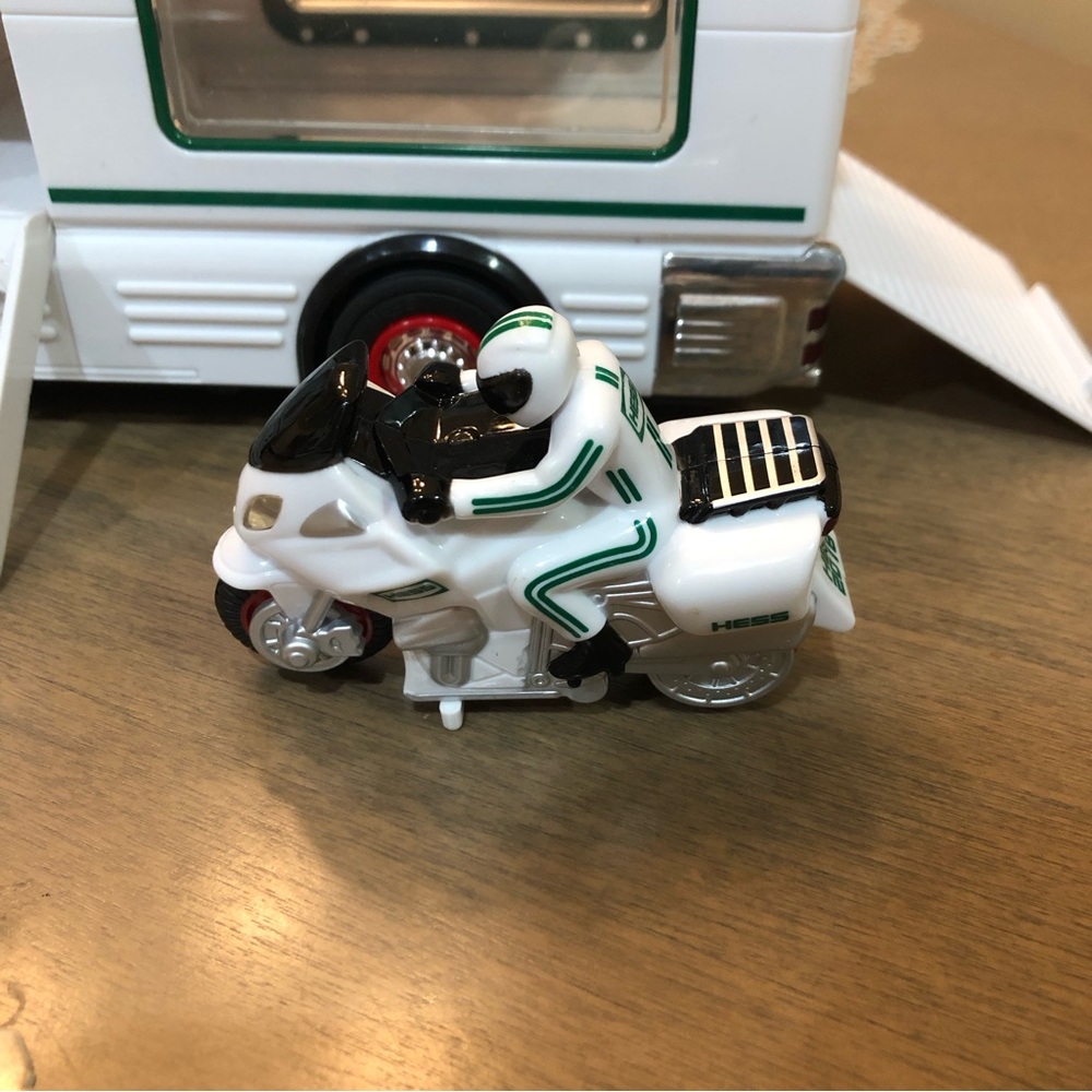 HESS 2018 RV With ATV and Motorbike Motorcycle Collector Collection Set - Picture 3 of 10
